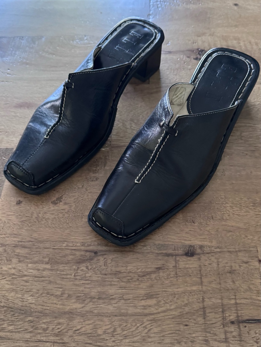 Elle vintage black leather heeled mules minimalist 90s chic sleek stitching 7.5